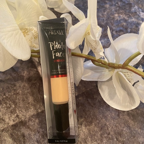 Ardell Other - 💥ARDELL BEAUTY concealer LIGHT 1.5